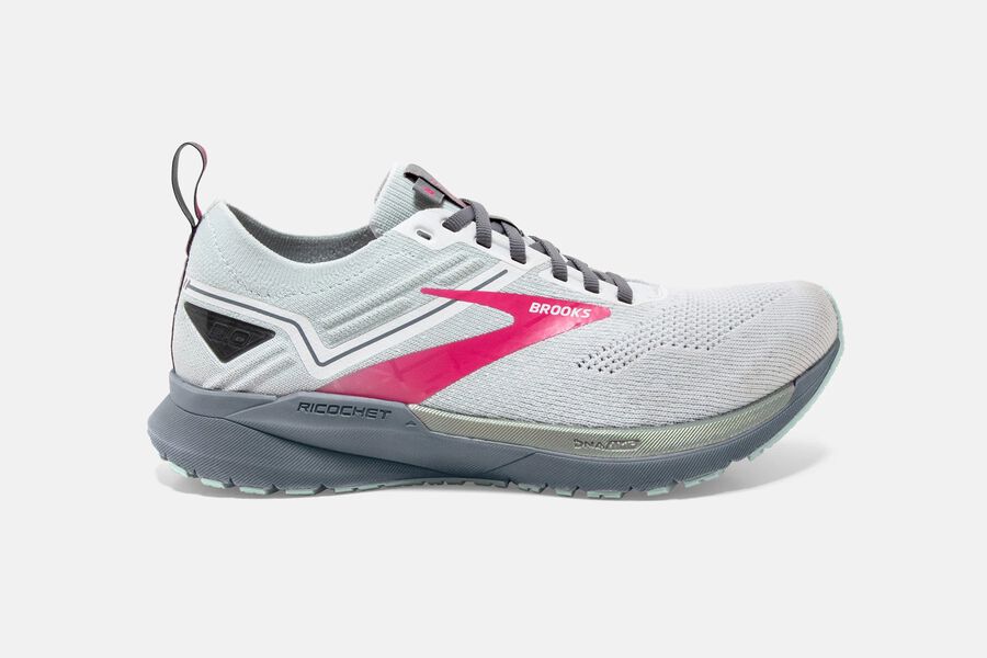 Brooks Ricochet 3 Road Löparskor Dam - Vita/Rosa - 6428-NCDBA